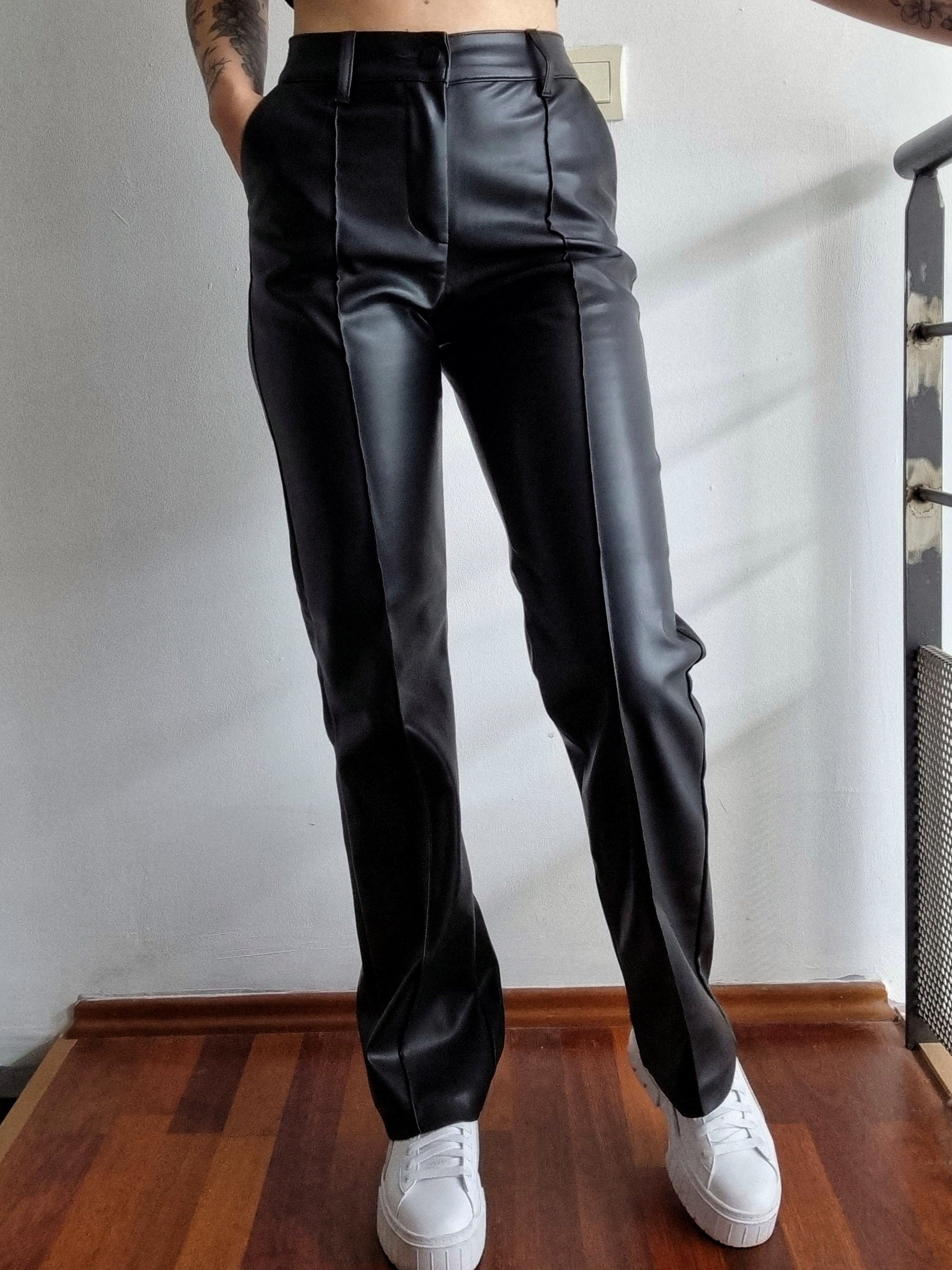 pantalon noir en similicuir pour femme