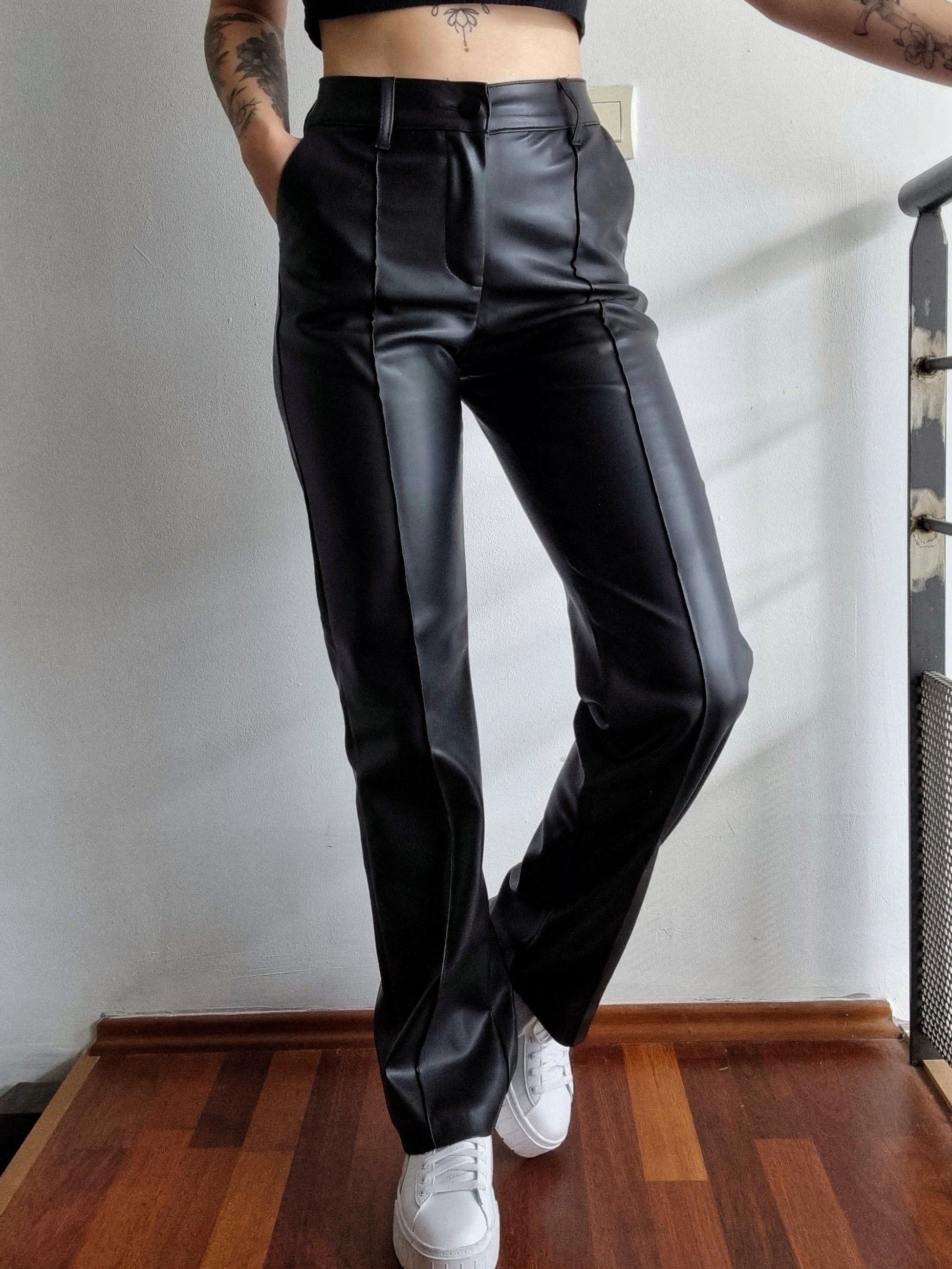 pantalon en simili cuir noir